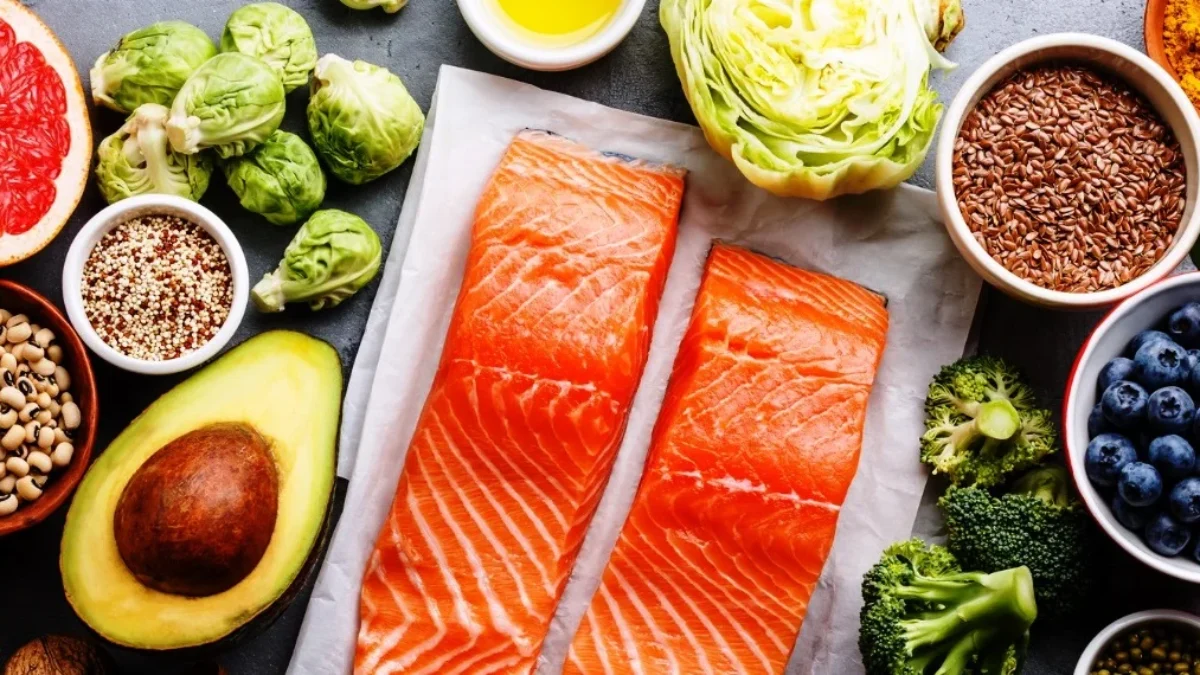 4 Jenis Makanan Sehat yang Perlu Dikonsumsi Setiap Hari untuk Mendukung Kesehatan Tubuh