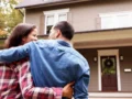 Tips Membeli Rumah Bekas untuk Pasangan Muda Keluarga Kecil Bahagia