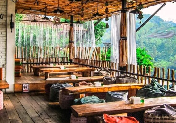 Liburan ke Bandung Ini 7 Tempat Kuliner Yang Wajib Kamu Coba