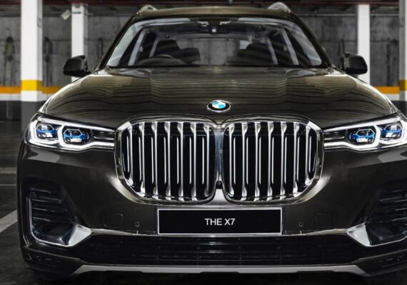 Varian Mobil BMW yang Memiliki Sunroof