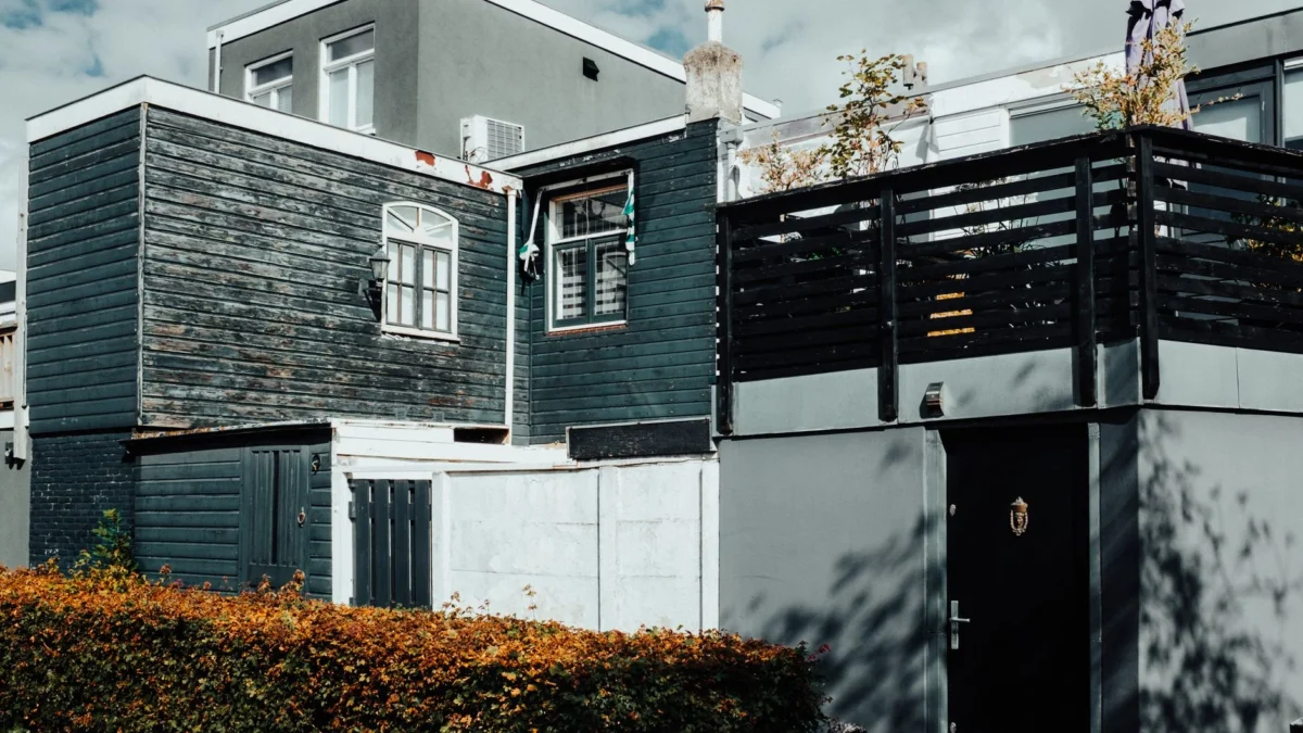 Cat Pagar Rumah Minimalis Terbaik untuk Hunian Elegan dan Modern