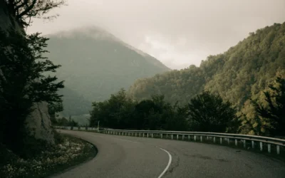 Rute Jalan Wisata Alam Pegunungan Paling Memesona di Indonesia