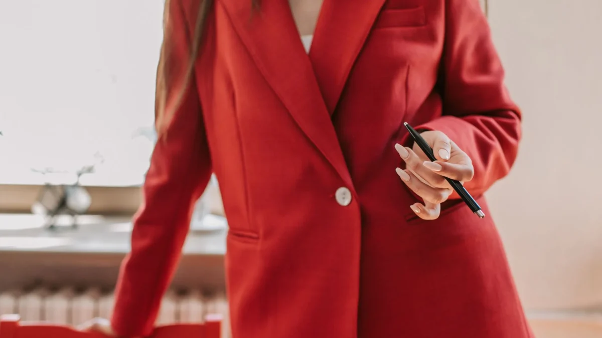 Pakaian Elegan Wanita Karir Modern untuk Tampil Profesional Setiap Hari